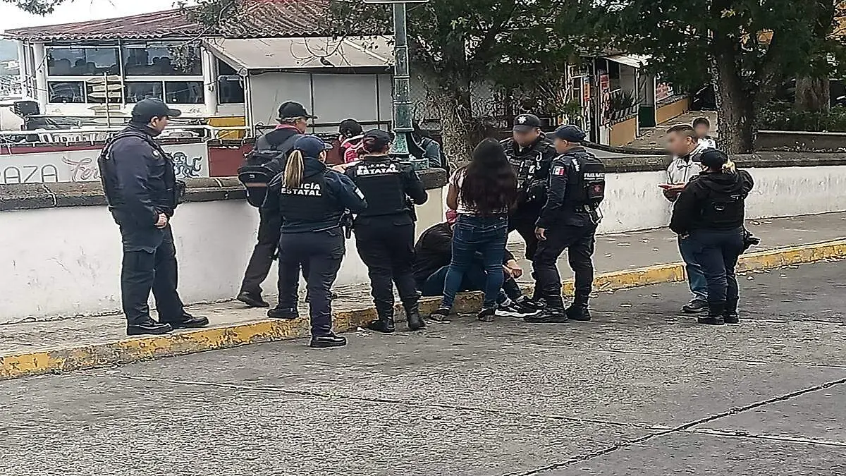 Joven intenta aventarse desde el puente Xallitic